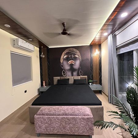 Aqua Sky Terrace Homestay 1 Luxurious Suite Room W 2 Beds, Open Air Jacuzzi & Outdoor Lounge Area New Delhi Exterior photo